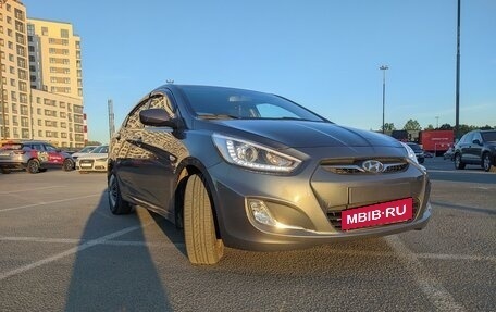 Hyundai Solaris II рестайлинг, 2014 год, 900 000 рублей, 2 фотография