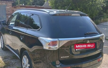 Mitsubishi Outlander III рестайлинг 3, 2012 год, 1 360 000 рублей, 10 фотография