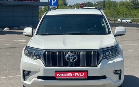 Toyota Land Cruiser Prado 150 рестайлинг 2, 2017 год, 5 000 000 рублей, 2 фотография