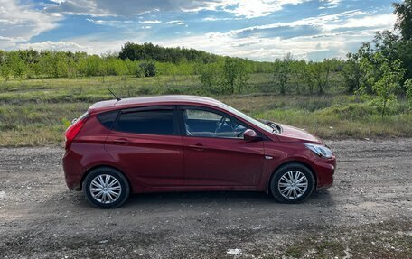 Hyundai Solaris II рестайлинг, 2012 год, 650 000 рублей, 2 фотография