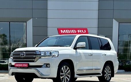 Toyota Land Cruiser 200, 2016 год, 5 589 000 рублей, 1 фотография