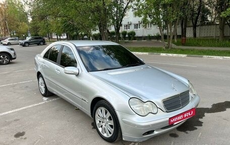 Mercedes-Benz C-Класс, 2003 год, 770 000 рублей, 3 фотография