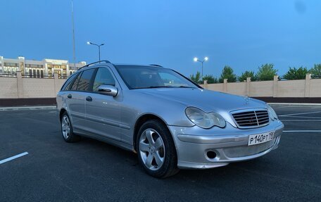 Mercedes-Benz C-Класс, 2005 год, 900 000 рублей, 3 фотография