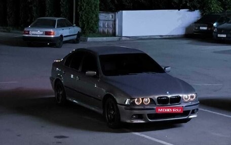 BMW 5 серия, 2002 год, 980 000 рублей, 1 фотография
