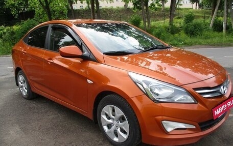 Hyundai Solaris II рестайлинг, 2016 год, 950 000 рублей, 2 фотография