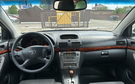 Toyota Avensis III рестайлинг, 2005 год, 670 000 рублей, 10 фотография