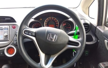 Honda Fit III, 2013 год, 875 000 рублей, 14 фотография