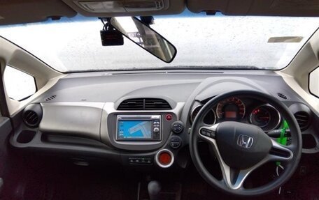 Honda Fit III, 2013 год, 875 000 рублей, 11 фотография