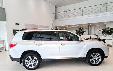 Toyota Highlander III, 2011 год, 2 095 000 рублей, 4 фотография