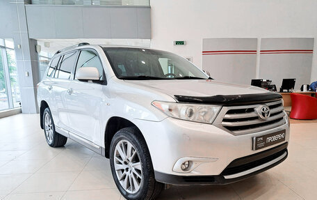 Toyota Highlander III, 2011 год, 2 095 000 рублей, 3 фотография