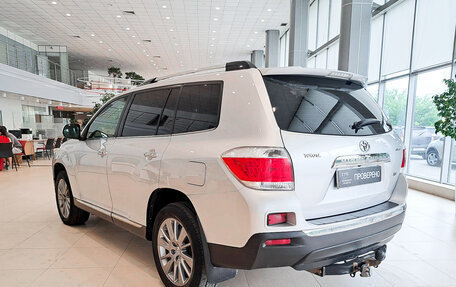 Toyota Highlander III, 2011 год, 2 095 000 рублей, 7 фотография