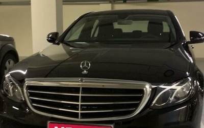 Mercedes-Benz E-Класс, 2019 год, 4 290 000 рублей, 1 фотография