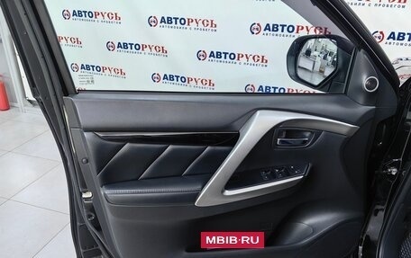 Mitsubishi Pajero Sport III рестайлинг, 2017 год, 2 999 000 рублей, 8 фотография