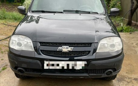 Chevrolet Niva I рестайлинг, 2017 год, 850 000 рублей, 2 фотография