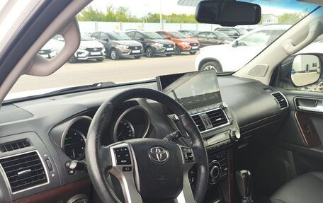 Toyota Land Cruiser Prado 150 рестайлинг 2, 2014 год, 3 220 000 рублей, 6 фотография