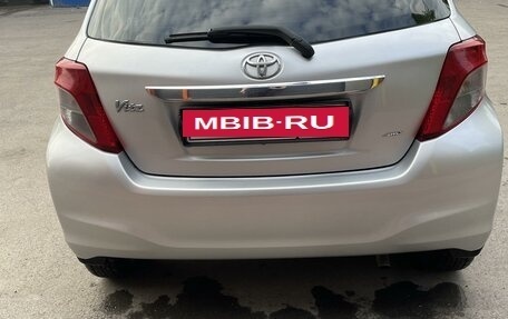 Toyota Vitz, 2012 год, 860 000 рублей, 4 фотография