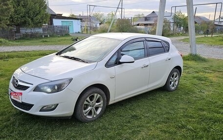 Opel Astra J, 2011 год, 700 000 рублей, 1 фотография
