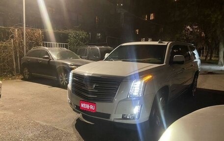 Cadillac Escalade IV, 2017 год, 8 000 000 рублей, 1 фотография