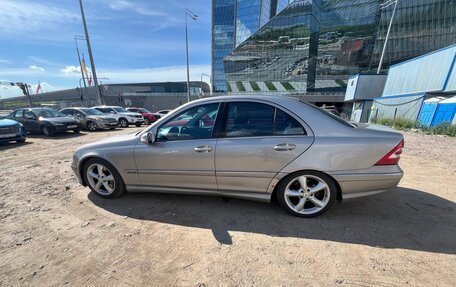 Mercedes-Benz C-Класс, 2005 год, 580 000 рублей, 4 фотография