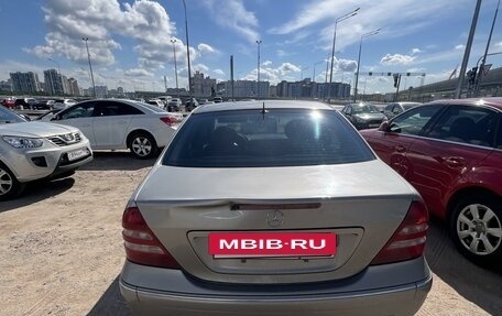 Mercedes-Benz C-Класс, 2005 год, 580 000 рублей, 3 фотография