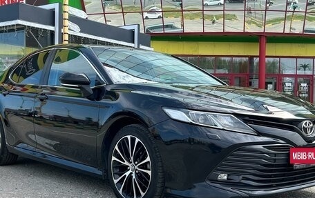 Toyota Camry, 2019 год, 2 850 000 рублей, 3 фотография