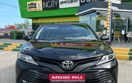 Toyota Camry, 2019 год, 2 850 000 рублей, 2 фотография