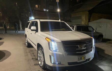 Cadillac Escalade IV, 2017 год, 8 000 000 рублей, 3 фотография