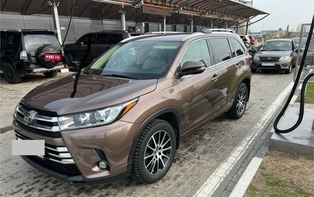 Toyota Highlander III, 2019 год, 5 250 000 рублей, 1 фотография