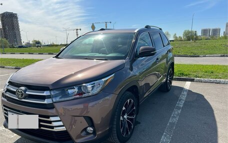 Toyota Highlander III, 2019 год, 5 250 000 рублей, 2 фотография