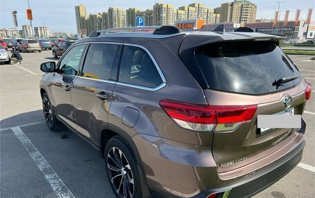 Toyota Highlander III, 2019 год, 5 250 000 рублей, 8 фотография