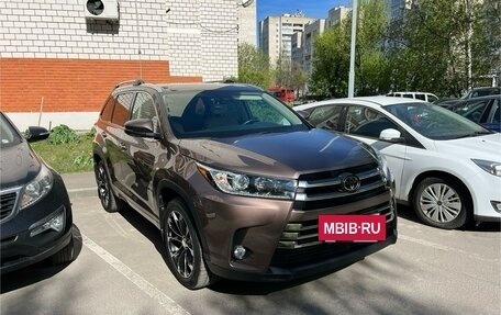 Toyota Highlander III, 2019 год, 5 250 000 рублей, 5 фотография