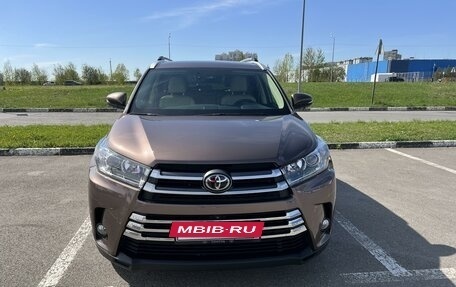 Toyota Highlander III, 2019 год, 5 250 000 рублей, 3 фотография