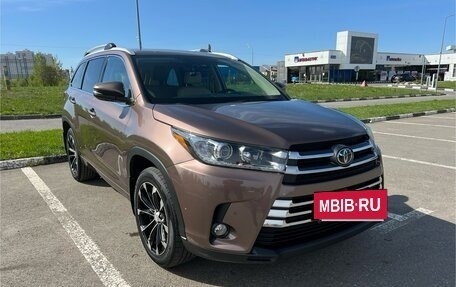 Toyota Highlander III, 2019 год, 5 250 000 рублей, 4 фотография