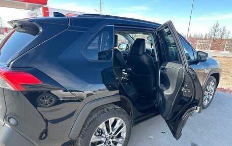 Toyota RAV4, 2021 год, 4 500 000 рублей, 8 фотография