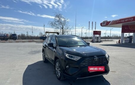 Toyota RAV4, 2021 год, 4 500 000 рублей, 3 фотография