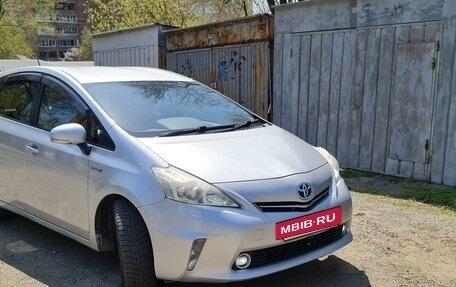 Toyota Prius Alpha I (ZVW40/41), 2011 год, 1 500 000 рублей, 3 фотография