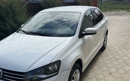 Volkswagen Polo VI (EU Market), 2015 год, 800 000 рублей, 1 фотография