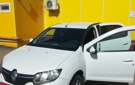 Renault Logan II, 2016 год, 600 000 рублей, 12 фотография