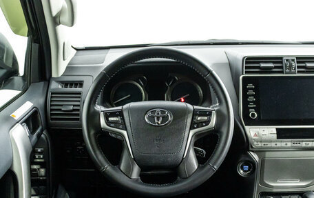 Toyota Land Cruiser Prado 150 рестайлинг 2, 2021 год, 7 550 000 рублей, 21 фотография
