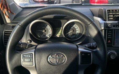 Toyota Land Cruiser Prado 150 рестайлинг 2, 2016 год, 3 599 000 рублей, 12 фотография