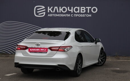 Toyota Camry, 2021 год, 3 850 000 рублей, 2 фотография