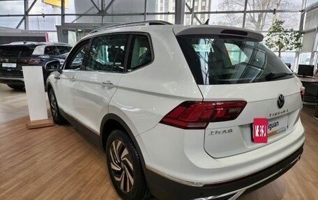 Volkswagen Tiguan II, 2023 год, 4 575 500 рублей, 4 фотография