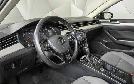 Volkswagen Passat B8 рестайлинг, 2017 год, 2 075 000 рублей, 13 фотография