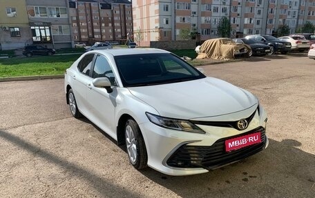 Toyota Camry, 2022 год, 3 950 000 рублей, 1 фотография