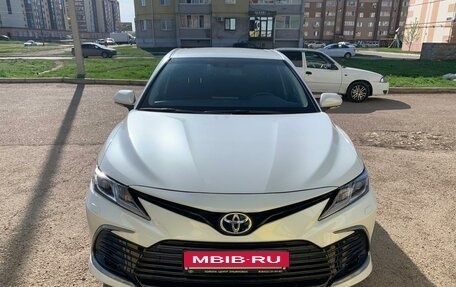 Toyota Camry, 2022 год, 3 950 000 рублей, 11 фотография