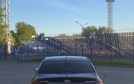 Hyundai Solaris II рестайлинг, 2013 год, 740 000 рублей, 6 фотография