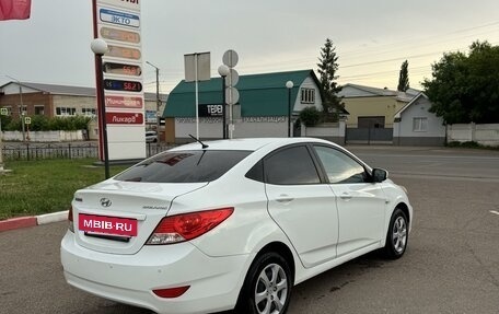 Hyundai Solaris II рестайлинг, 2011 год, 595 000 рублей, 4 фотография