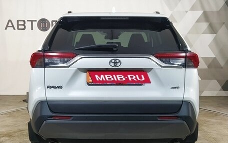 Toyota RAV4, 2019 год, 3 999 000 рублей, 6 фотография