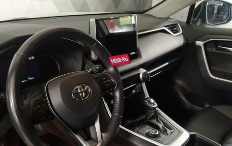 Toyota RAV4, 2019 год, 3 999 000 рублей, 9 фотография