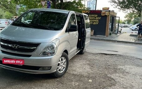 Hyundai Grand Starex Grand Starex I рестайлинг 2, 2008 год, 1 650 000 рублей, 2 фотография